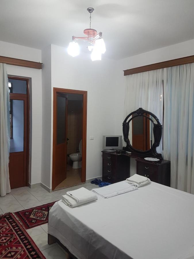 White Villa Berat Esterno foto